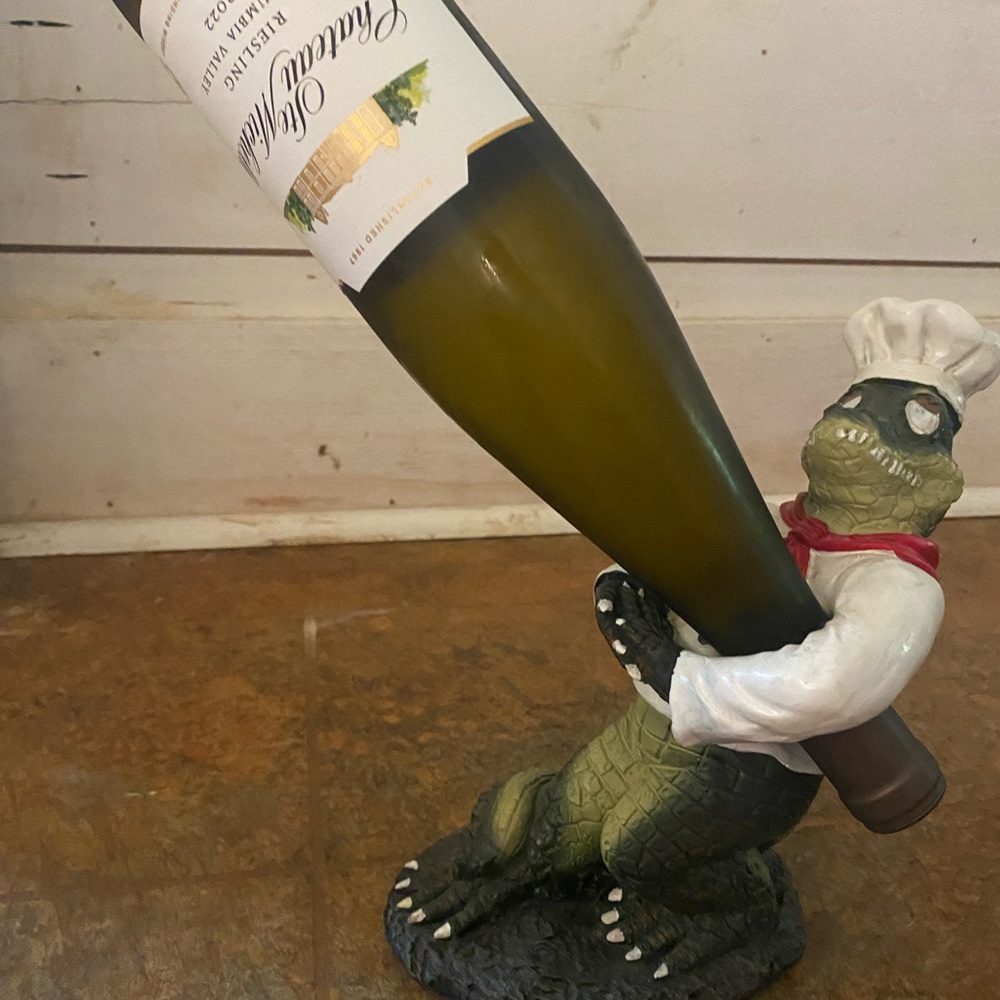 Alligator wine bottle holder